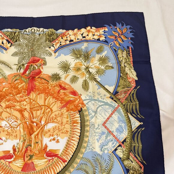 Vintage Hermes Paris Aloha '00 100% Silk Navy Blue Hawaiian Motif Signed Toutsy - Picture 3 of 12
